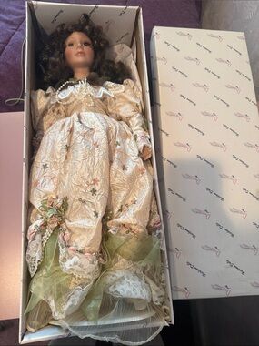 Duck House Vintage Porcelain Collector Doll - Melodie
